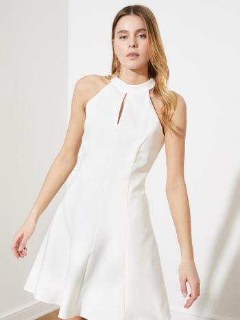 Trendyol Sukienka Biały