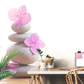 Samoprzylepna fototapeta balans kamieni i różowe kwiaty - 150x100