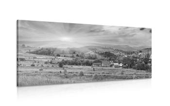 Obraz stogi siana w Karpatach w wersji czarno-białej
