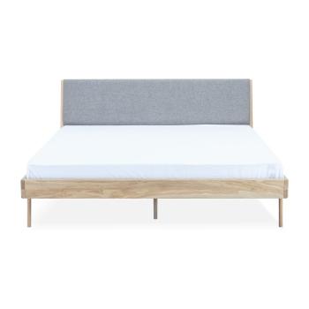 Szaro-naturalne tapicerowane łóżko dwuosobowe z drewna dębowego 180x200 cm Fawn – Gazzda