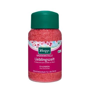 Kneipp Favourite Time Cherry Blossom 500 g sól do kąpieli dla kobiet