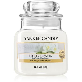 Yankee Candle Fluffy Towels świeczka zapachowa Classic średnia 104 g