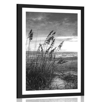 Plakat z passe-partout zachód słońca na plaży w czerni i bieli - 40x60 silver