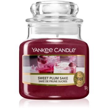 Yankee Candle Sweet Plum Sake świeczka zapachowa 104 g