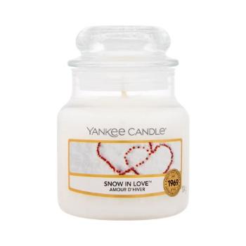 Yankee Candle Snow In Love 104 g świeczka zapachowa unisex