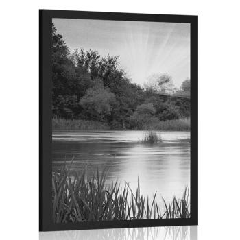 Plakat wschód słońca nad rzeką w czerni i bieli - 30x45 silver