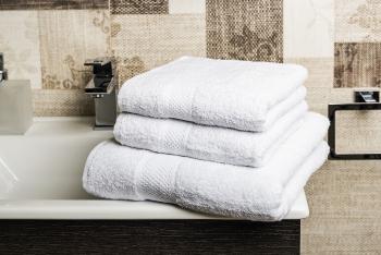 Komplet ręczników + ręcznik kąpielowy - biały - Rozmiar 2x50x70cm a 70x140cm