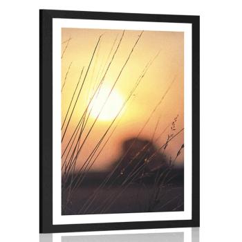 Plakat z passe-partout wschód słońca nad łąką - 30x45 black