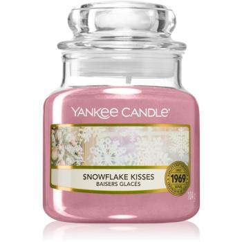 Yankee Candle Snowflake Kisses świeczka zapachowa 104 g