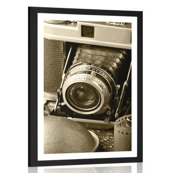 Plakat z passe-partout stary aparat fotograficzny w sepiowym kolorze - 60x90 black