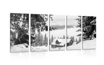 5-częściowy obraz drewniany dom przy ośnieżonych sosnach w wersji czarno-białej