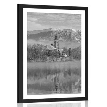 Plakat z passe-partout kościół nad jeziorem Bled w Słowenii w czerni i bieli - 60x90 silver
