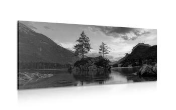 Obraz czarno-biały krajobraz górski nad jeziorem - 100x50