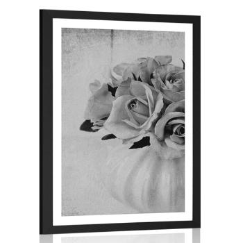 Plakat z passe-partout róże w wazonie w czerni i bieli - 60x90 silver