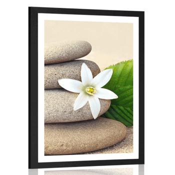 Plakat z passe-partout biały kwiat i kamienie na piasku - 60x90 silver