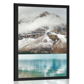 Plakat jezioro w pobliżu pięknej góry - 60x90 black