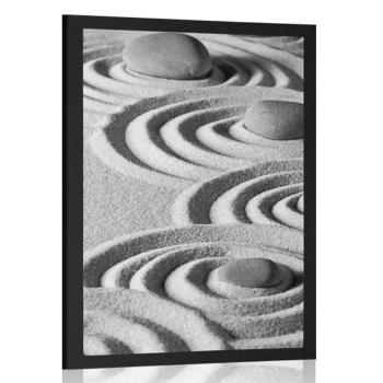 Plakat Kamienie Zen w piaskowych kręgach w czarno-białym wzorze - 60x90 silver