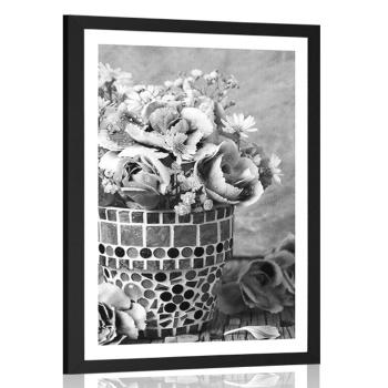 Plakat z passe-partout kwiaty goździków w doniczce mozaikowej w czarno-białym kolorze - 60x90 white