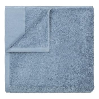 Niebieski bawełniany ręcznik kąpielowy Blomus, 100x200 cm